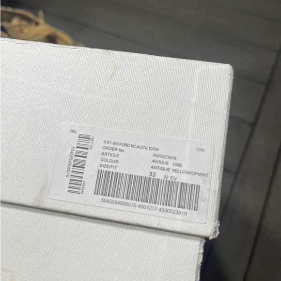 Burberry Kids Like New sneakers size 2 (EU 32). Worn only 3 times! - Picture 4 of 5